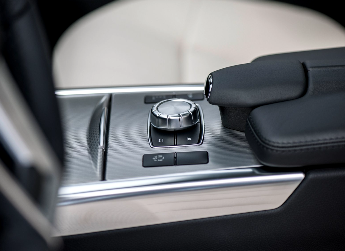 Mercedes Benz E-Klasse And Predecessors photo 105