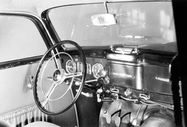 Mercedes Benz E-Klasse And Predecessors photo 17