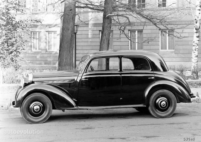 Mercedes Benz E-Klasse And Predecessors photo 9