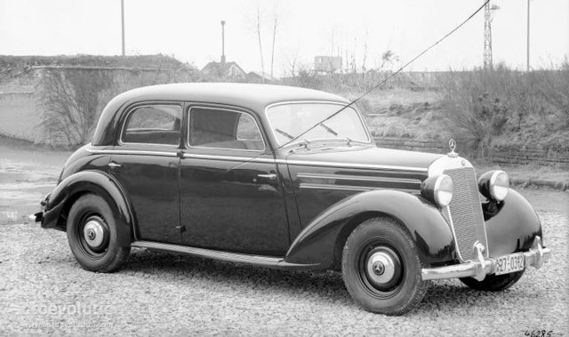Mercedes Benz E-Klasse And Predecessors photo 13