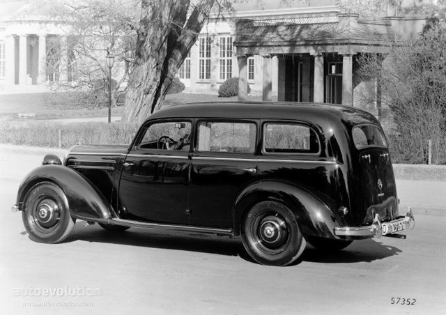 Mercedes Benz E-Klasse And Predecessors photo 16