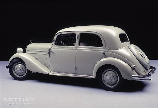 Mercedes Benz E-Klasse And Predecessors photo 2