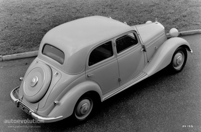 Mercedes Benz E-Klasse And Predecessors photo 3