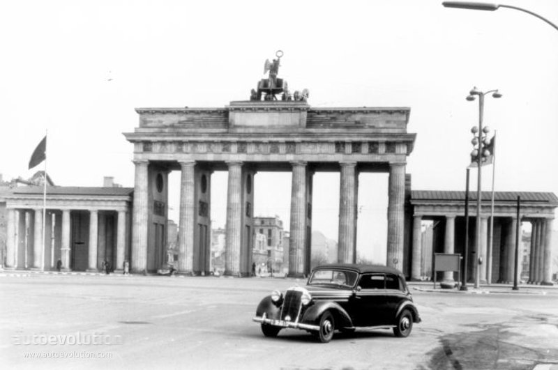 Mercedes Benz E-Klasse And Predecessors photo 10