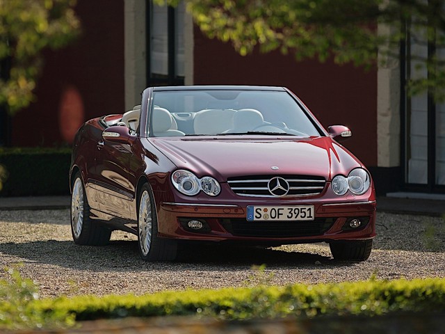 Mercedes Benz E-Klasse Cabriolet And Predecessors photo 16