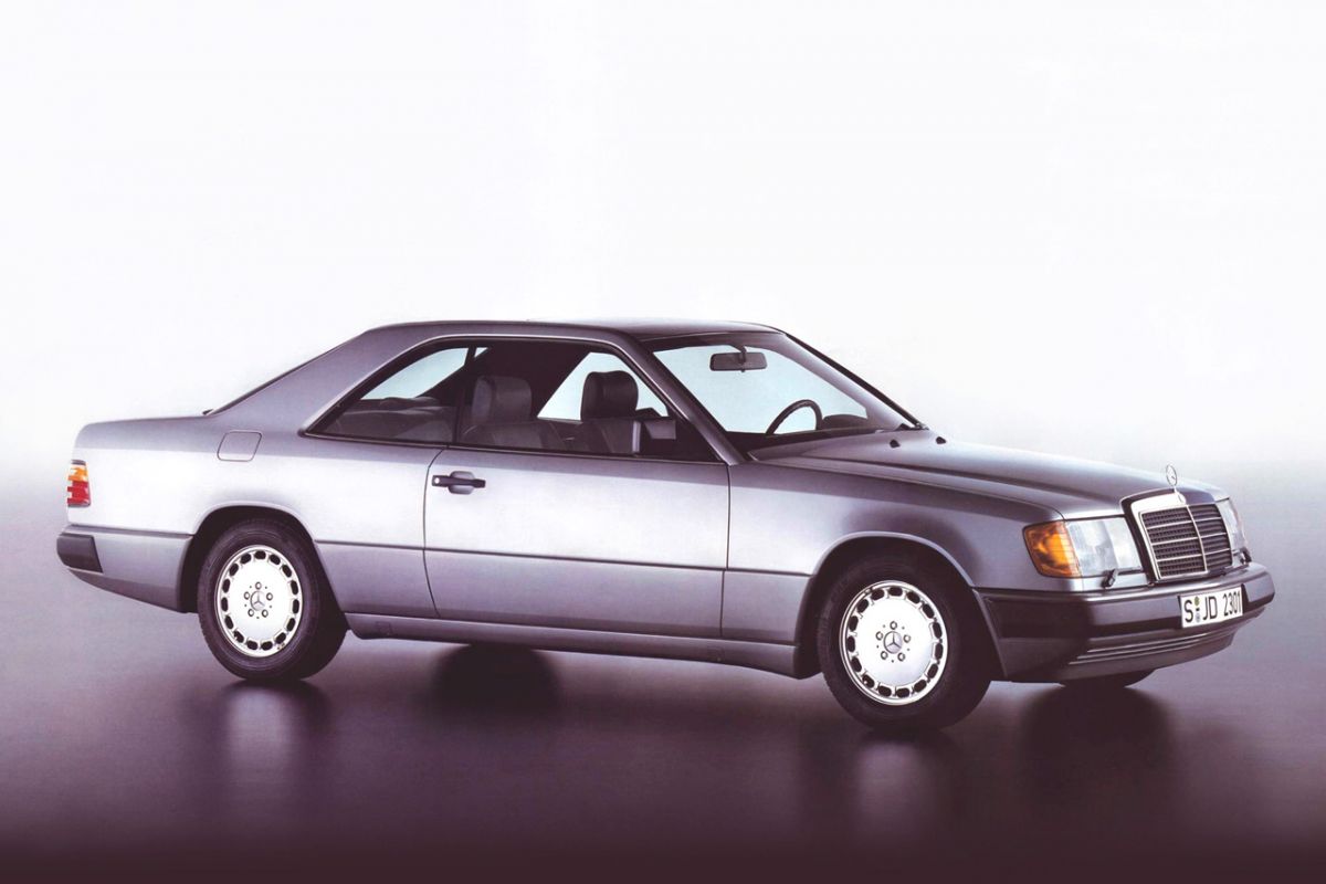 Mercedes Benz E-Klasse Coupe And Predecessors photo 8
