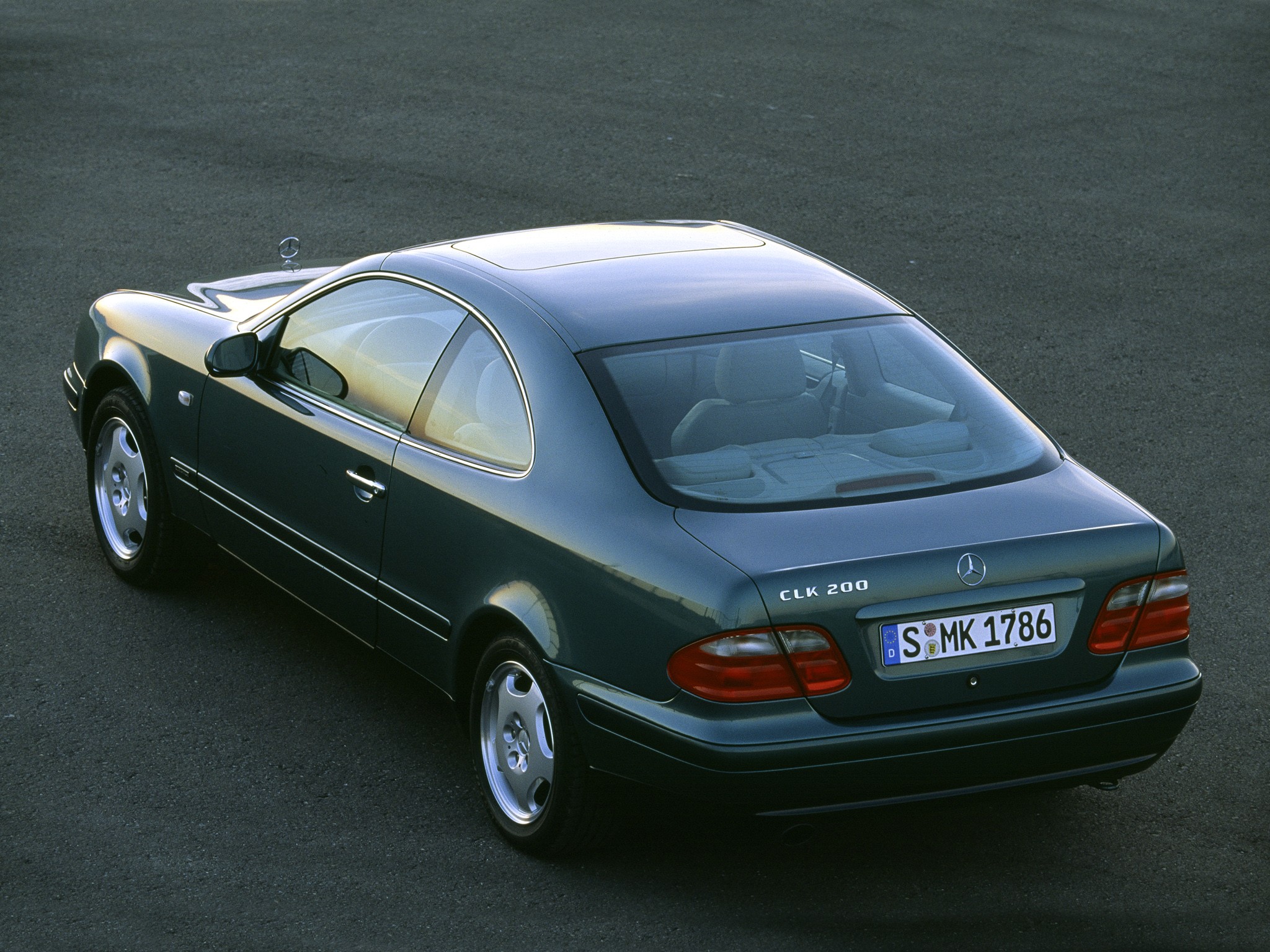 Mercedes Benz E-Klasse Coupe And Predecessors photo 28