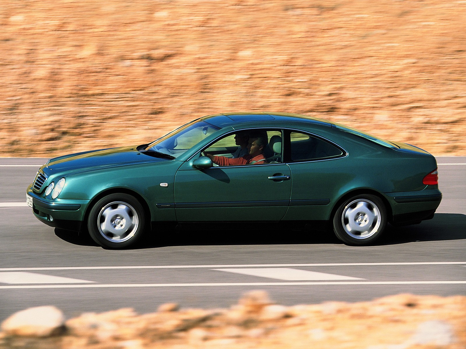 Mercedes Benz E-Klasse Coupe And Predecessors photo 29