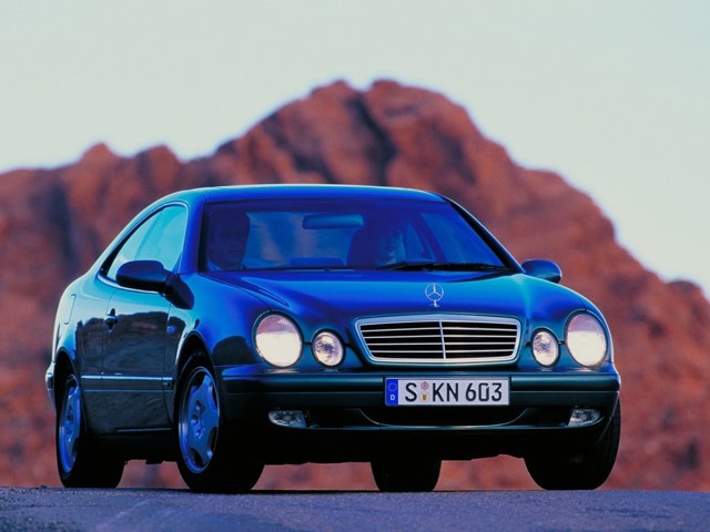 Mercedes Benz E-Klasse Coupe And Predecessors photo 15