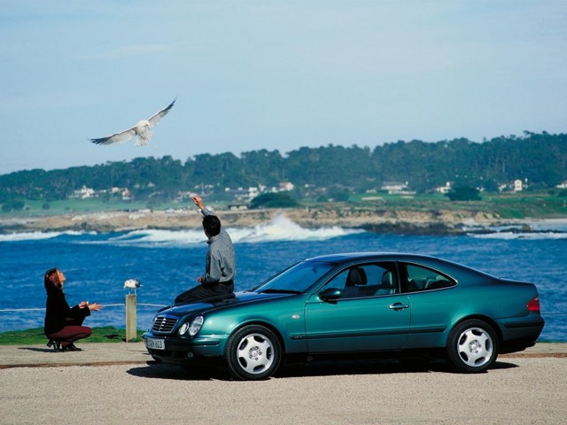 Mercedes Benz E-Klasse Coupe And Predecessors photo 19