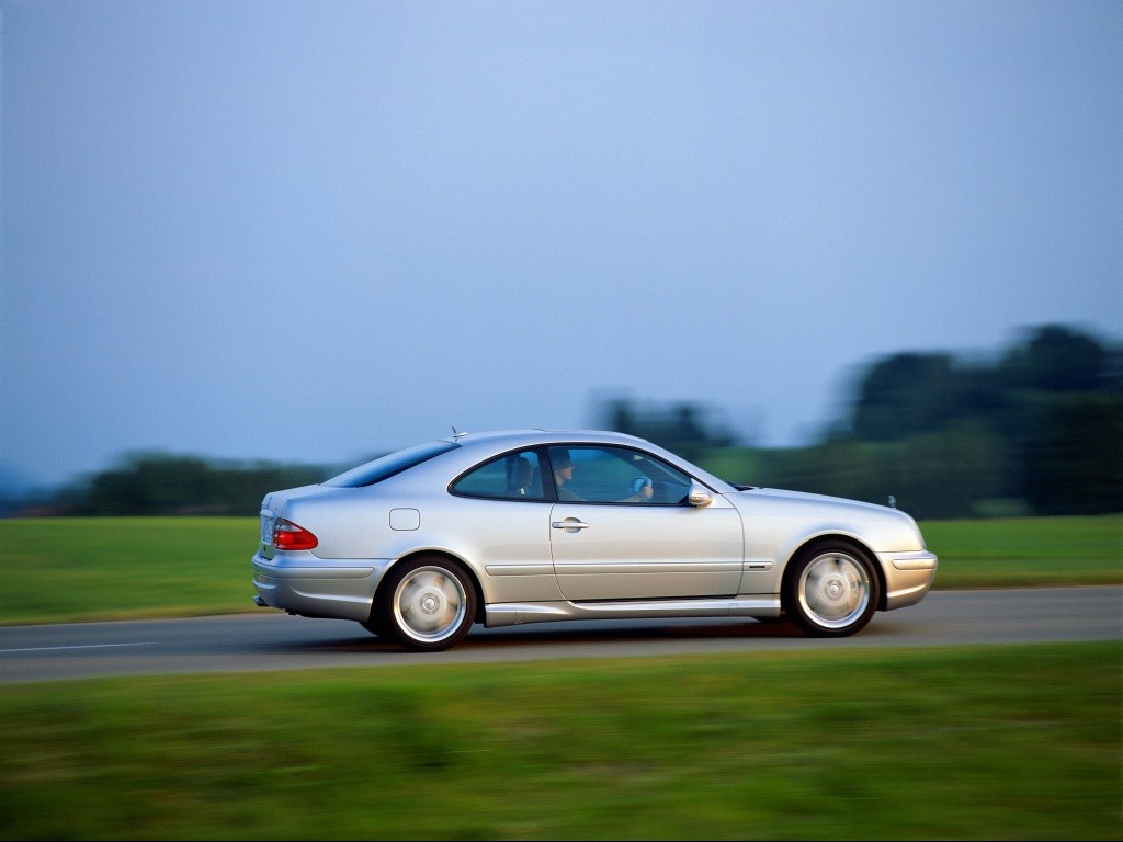 Mercedes Benz E-Klasse Coupe And Predecessors photo 5