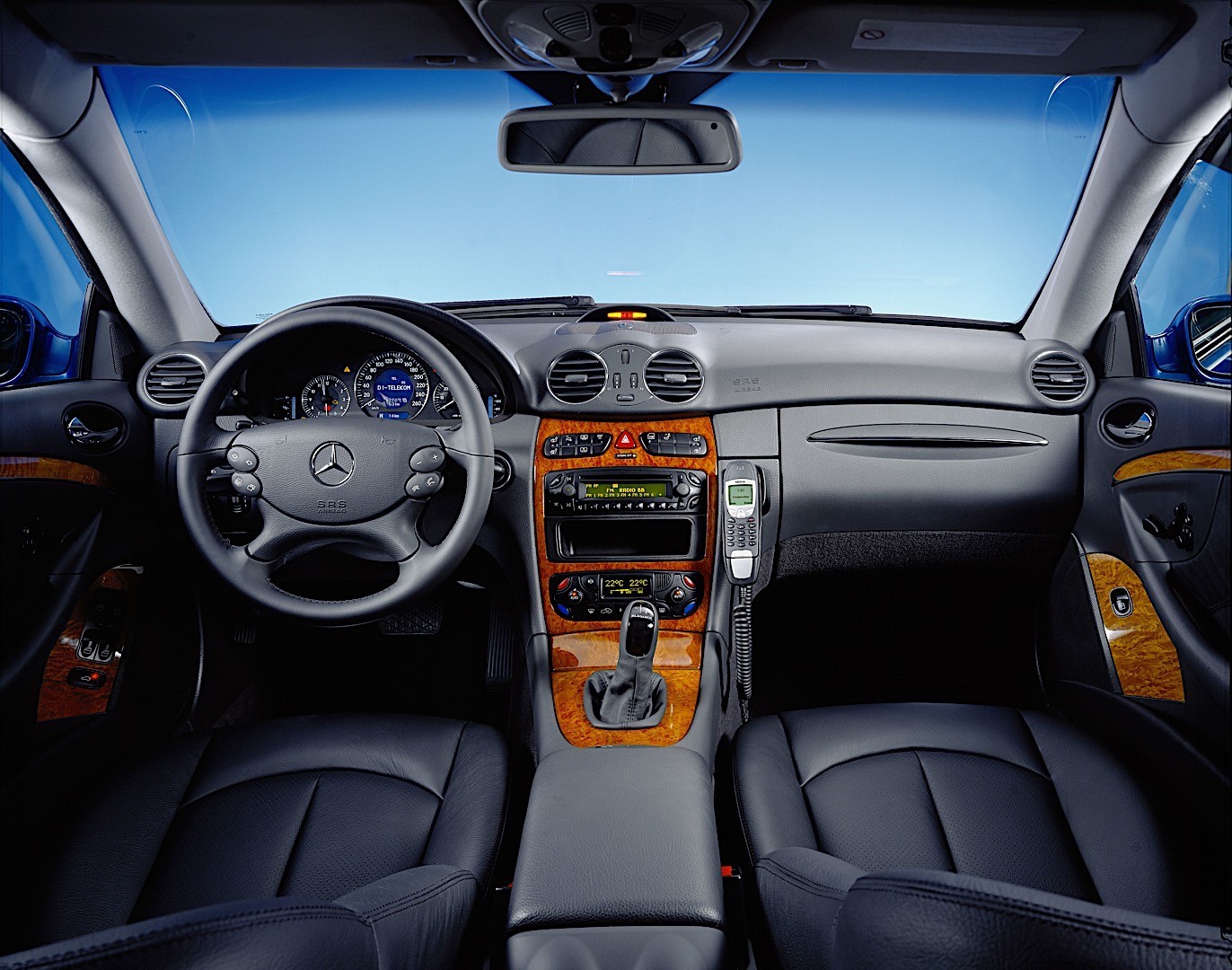 Mercedes Benz E-Klasse Coupe And Predecessors photo 36