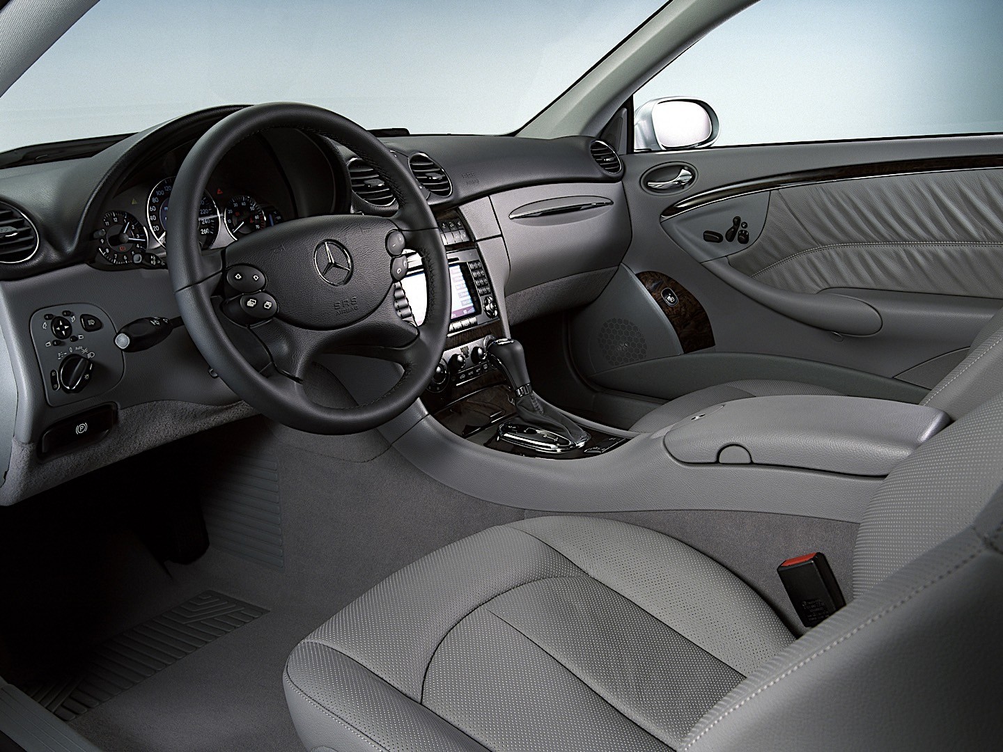 Mercedes Benz E-Klasse Coupe And Predecessors photo 42