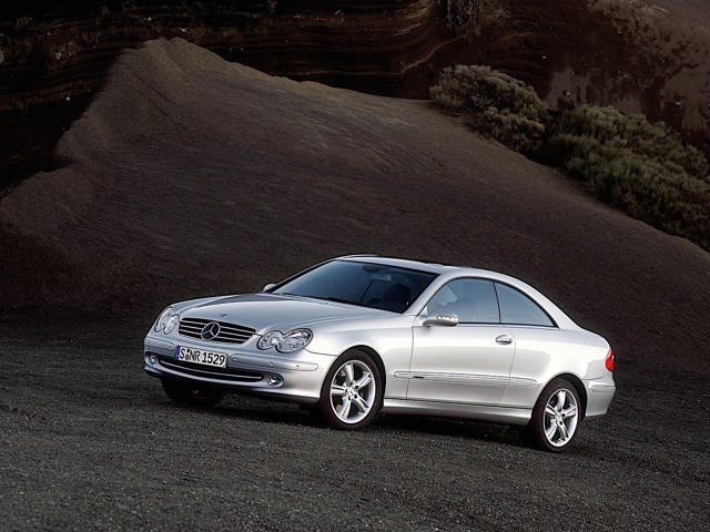 Mercedes Benz E-Klasse Coupe And Predecessors photo 11