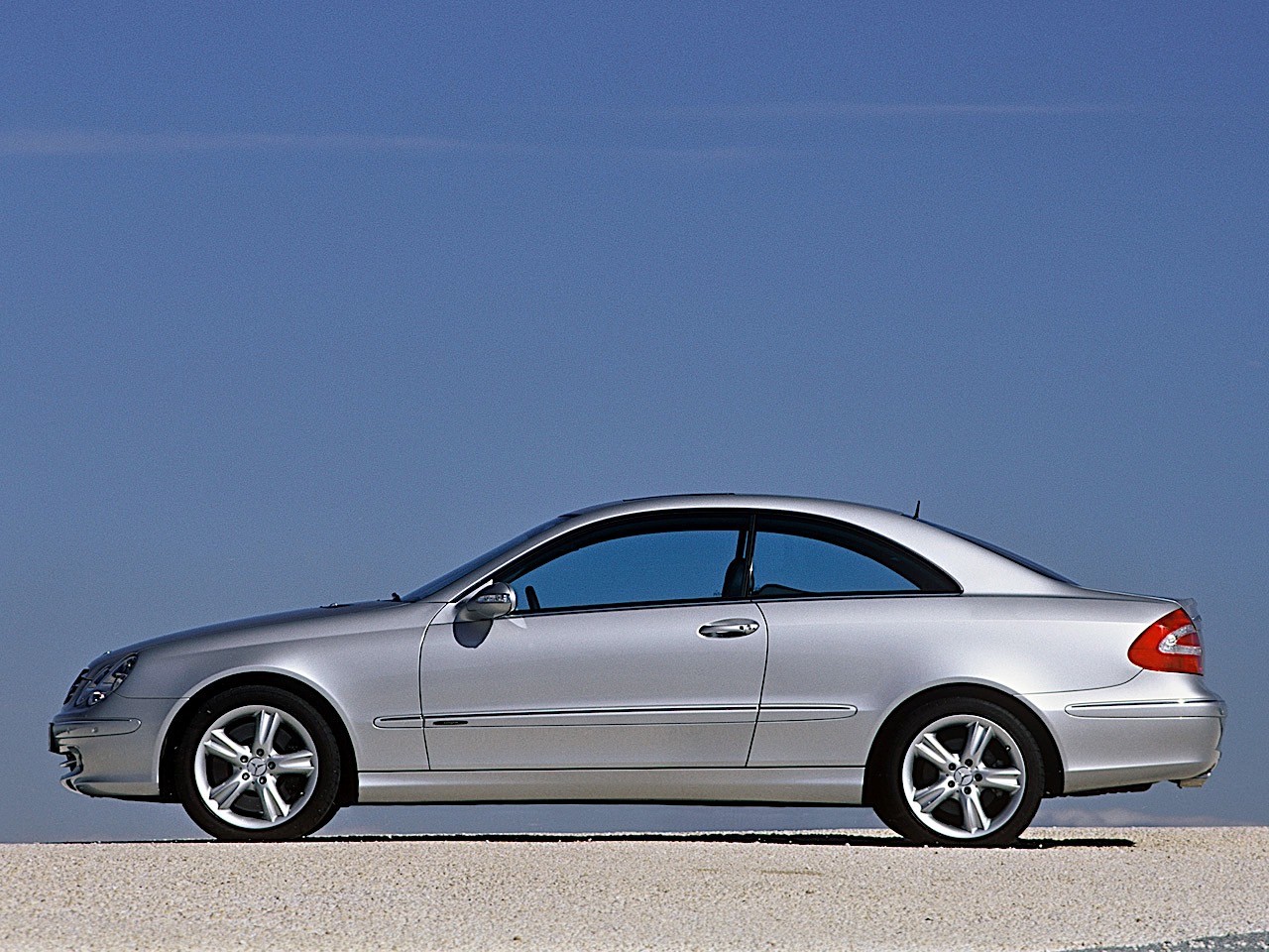 Mercedes Benz E-Klasse Coupe And Predecessors photo 34