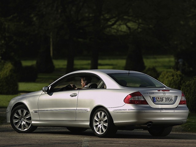 Mercedes Benz E-Klasse Coupe And Predecessors photo 5