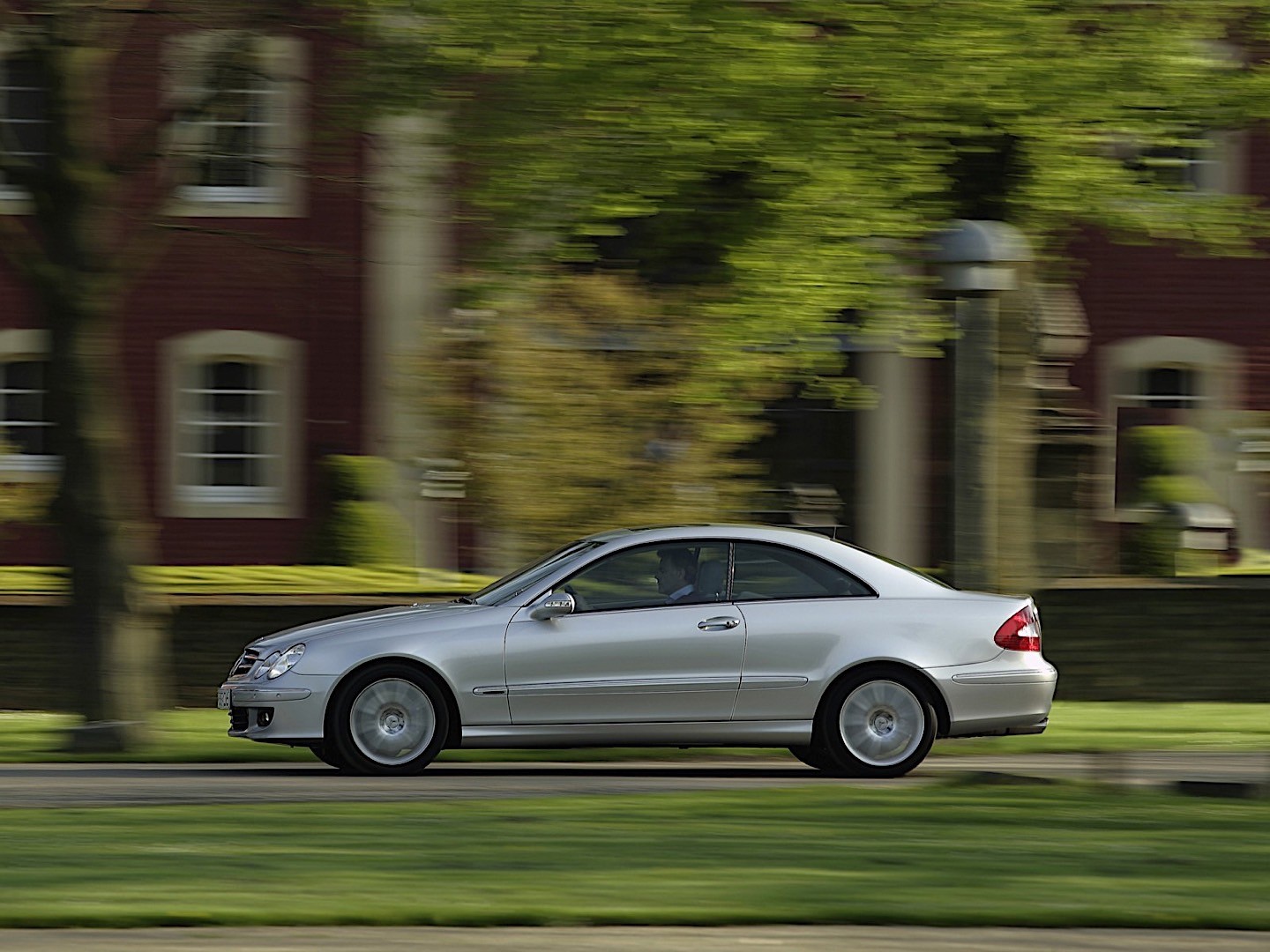 Mercedes Benz E-Klasse Coupe And Predecessors photo 8