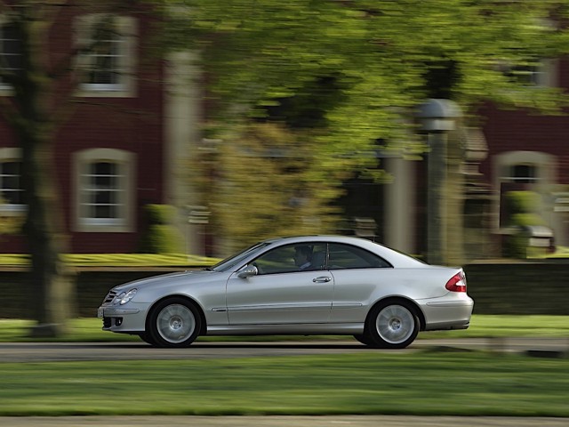 Mercedes Benz E-Klasse Coupe And Predecessors photo 8