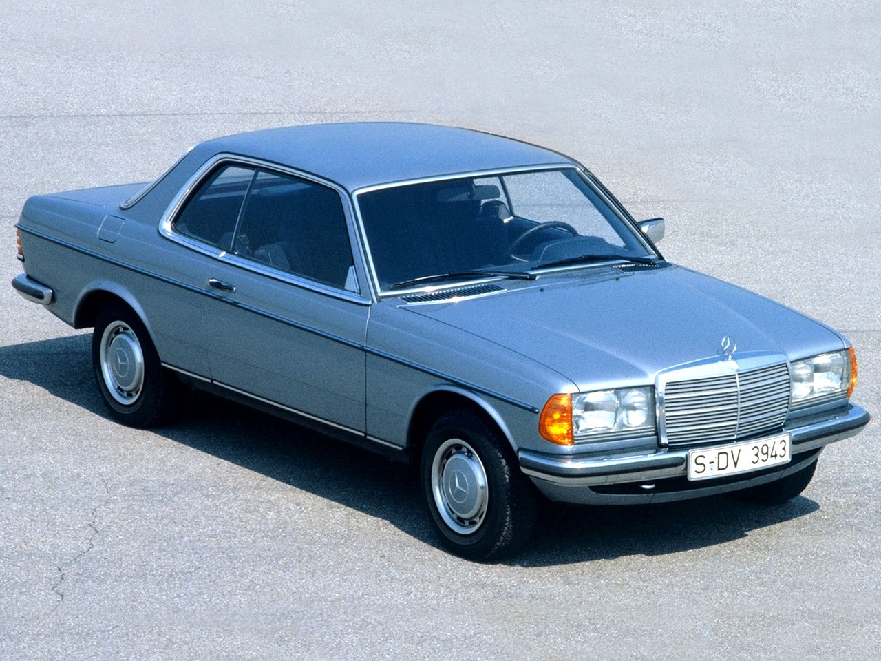 Mercedes Benz E-Klasse Coupe And Predecessors photo 13