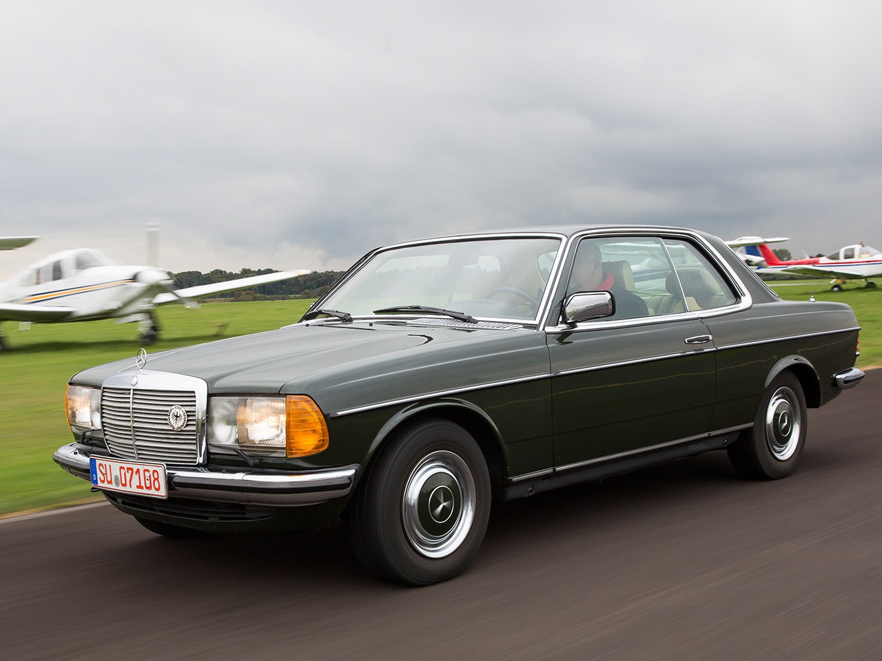 Mercedes Benz E-Klasse Coupe And Predecessors photo 16