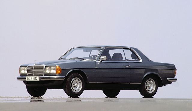 Mercedes Benz E-Klasse Coupe And Predecessors photo 17