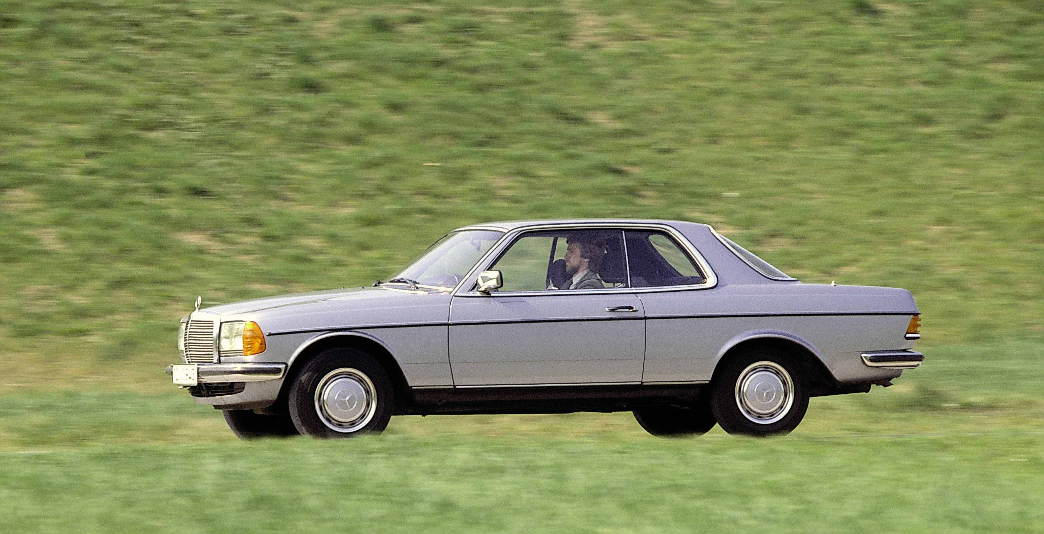 Mercedes Benz E-Klasse Coupe And Predecessors photo 20