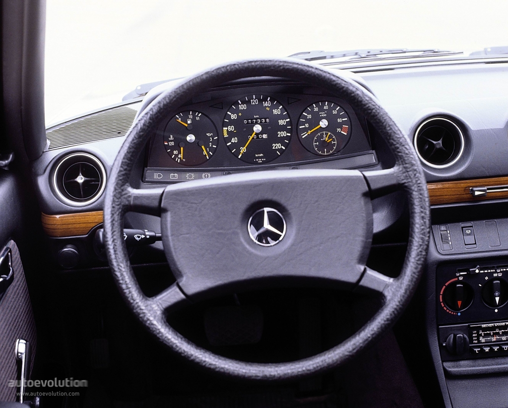 Mercedes Benz E-Klasse Coupe And Predecessors photo 26