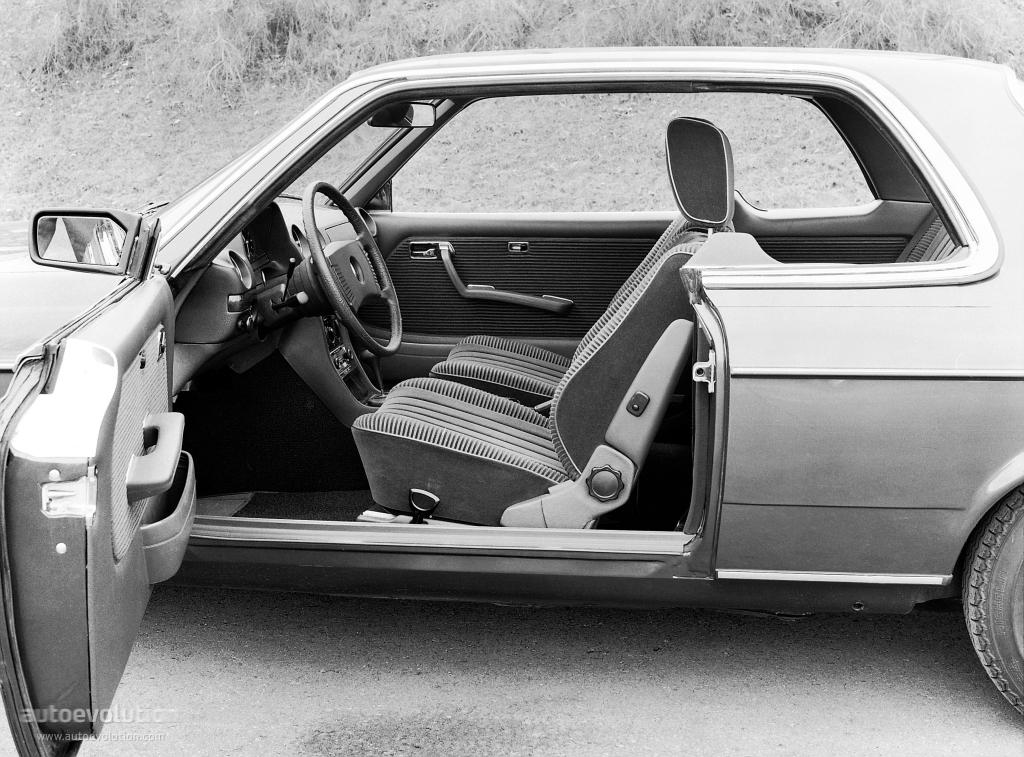 Mercedes Benz E-Klasse Coupe And Predecessors photo 4