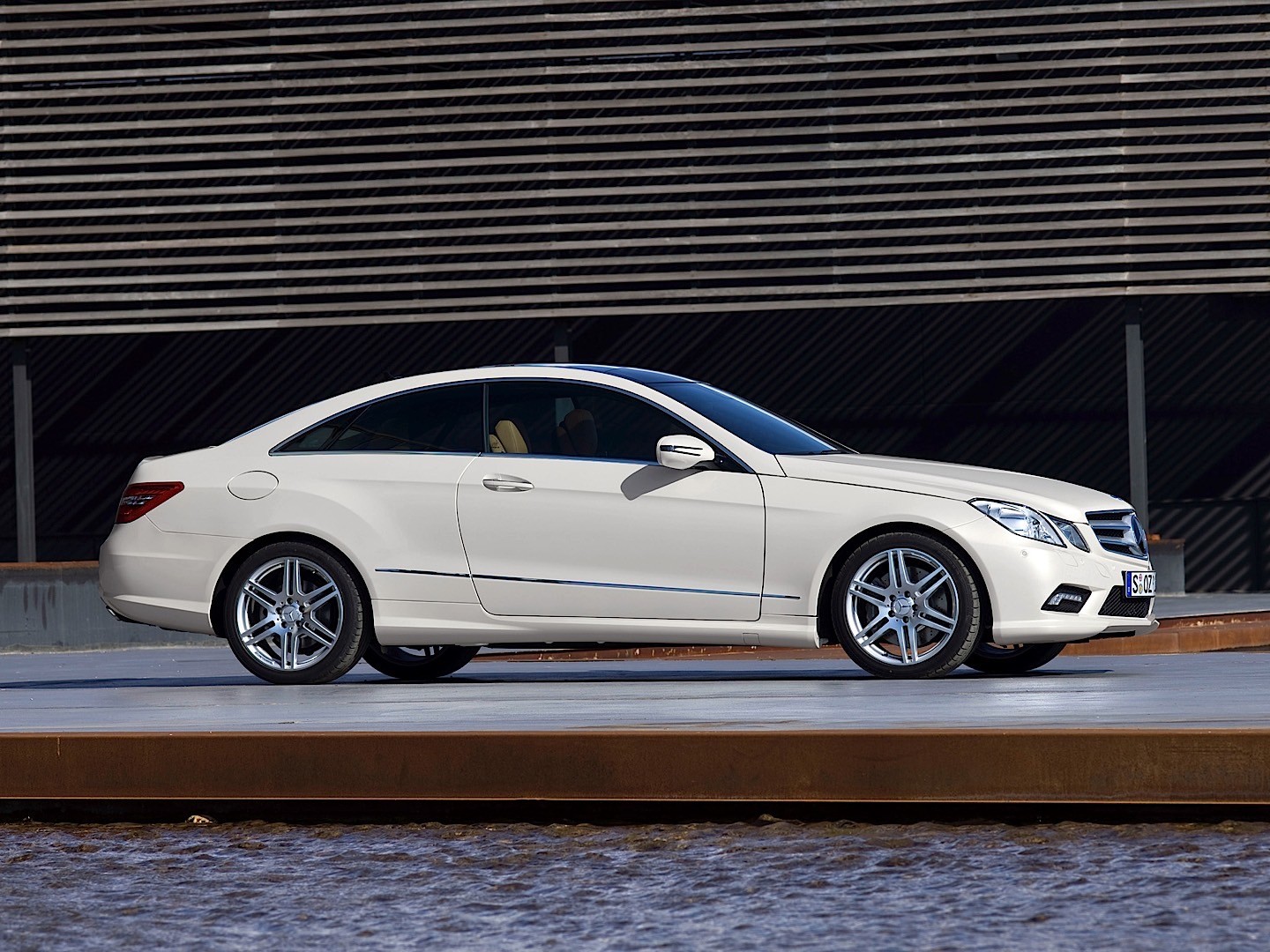 Mercedes Benz E-Klasse Coupe And Predecessors photo 75