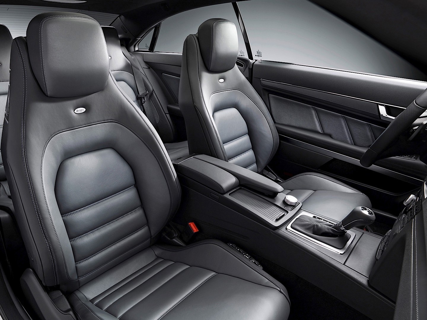 Mercedes Benz E-Klasse Coupe And Predecessors photo 89