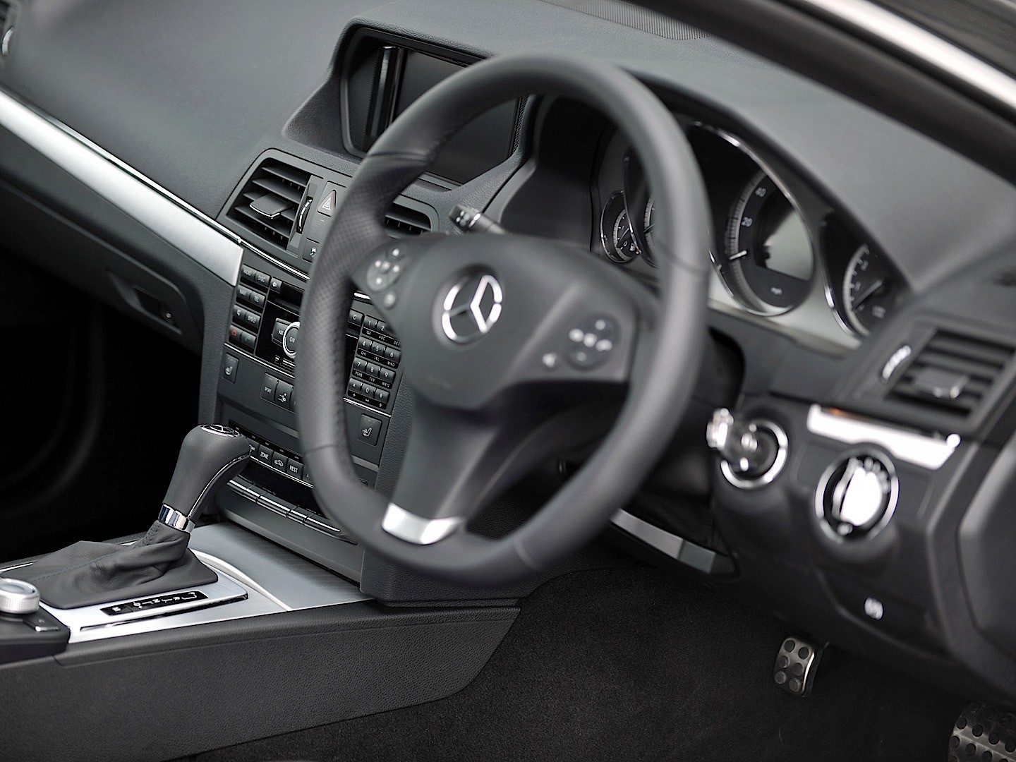 Mercedes Benz E-Klasse Coupe And Predecessors photo 98