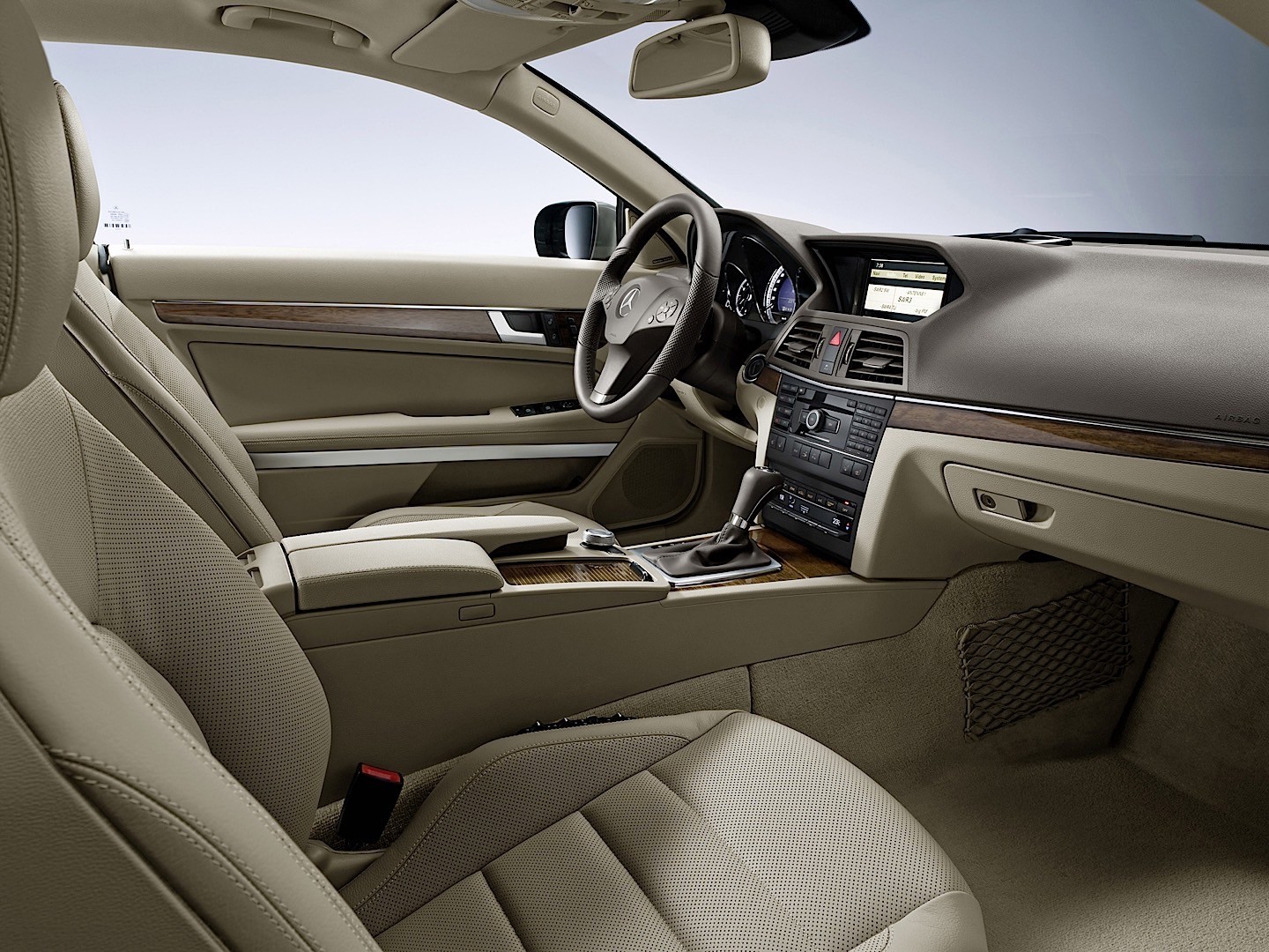 Mercedes Benz E-Klasse Coupe And Predecessors photo 100