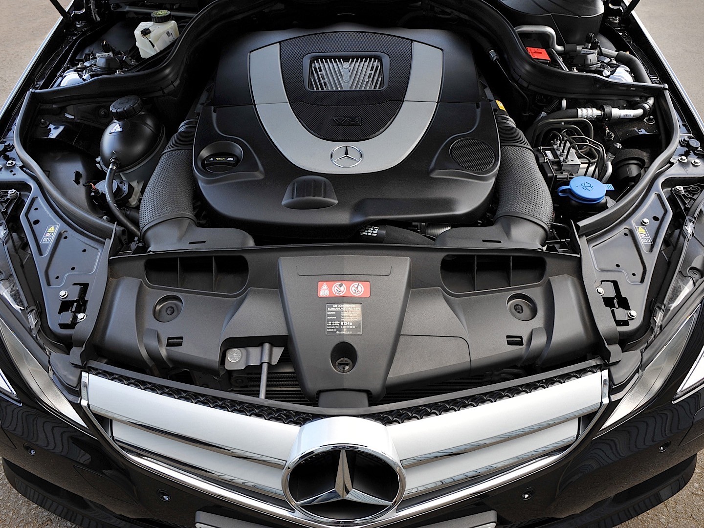 Mercedes Benz E-Klasse Coupe And Predecessors photo 101