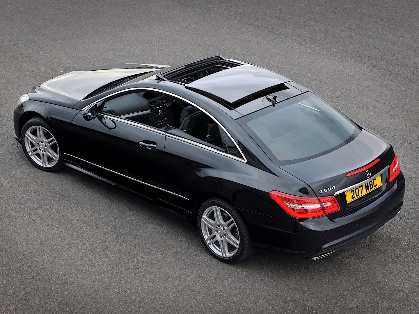 Mercedes Benz E-Klasse Coupe And Predecessors photo 3