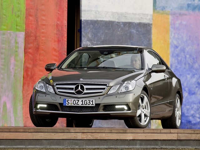 Mercedes Benz E-Klasse Coupe And Predecessors photo 5
