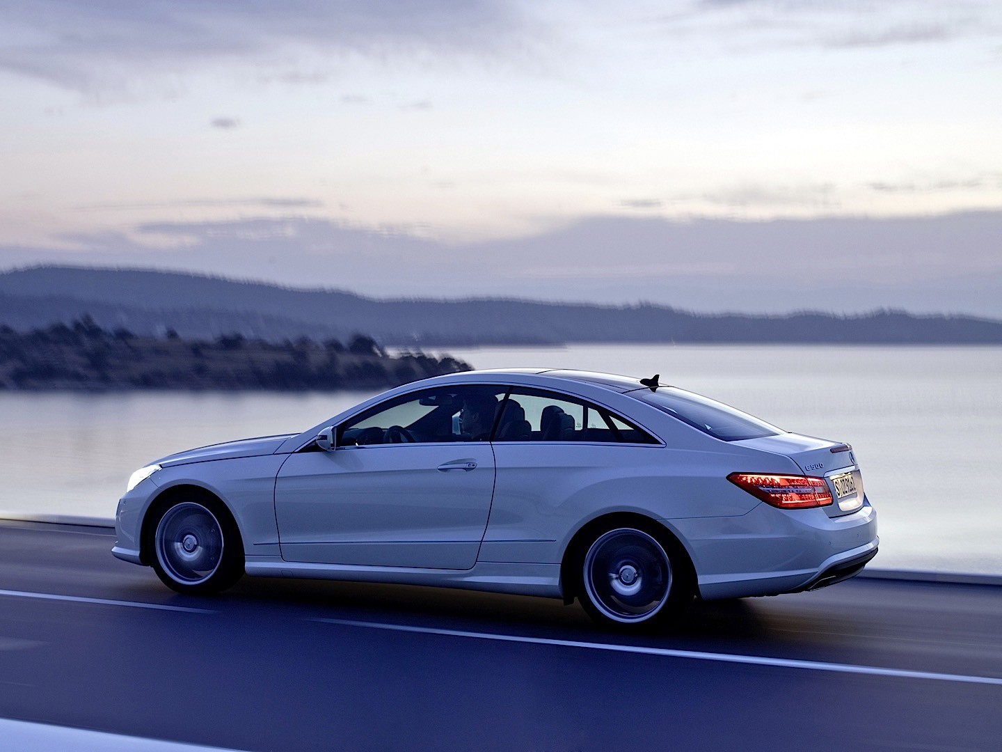 Mercedes Benz E-Klasse Coupe And Predecessors photo 9