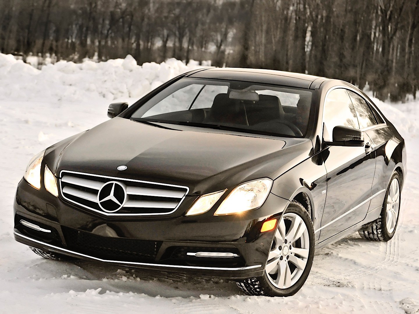 Mercedes Benz E-Klasse Coupe And Predecessors photo 10