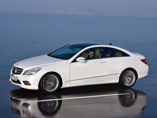 Mercedes Benz E-Klasse Coupe And Predecessors photo 11