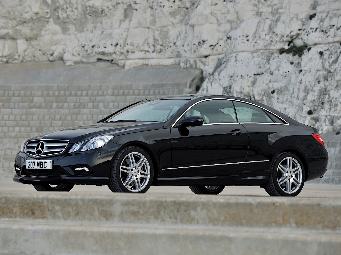 Mercedes Benz E-Klasse Coupe And Predecessors photo 14