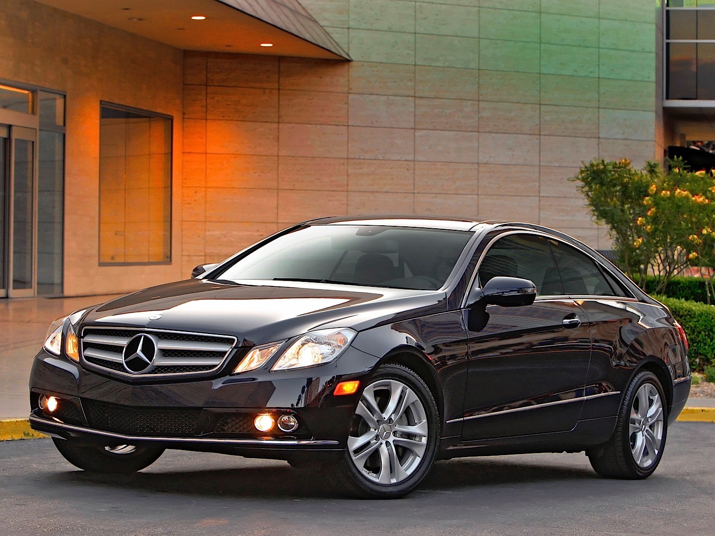 Mercedes Benz E-Klasse Coupe And Predecessors photo 16