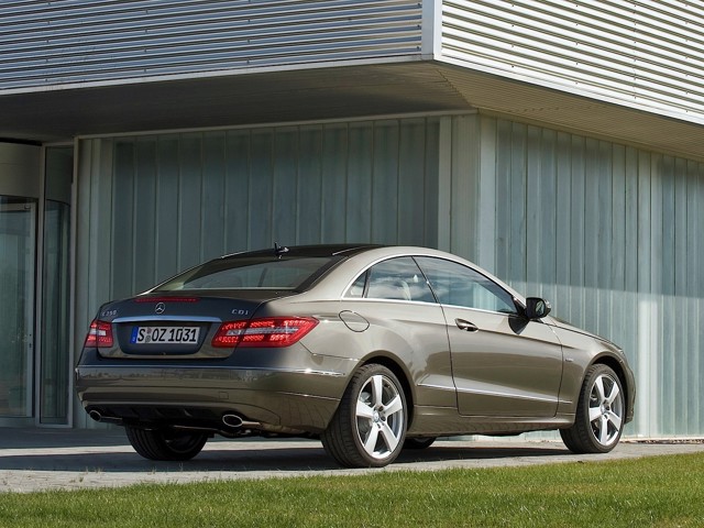Mercedes Benz E-Klasse Coupe And Predecessors photo 34