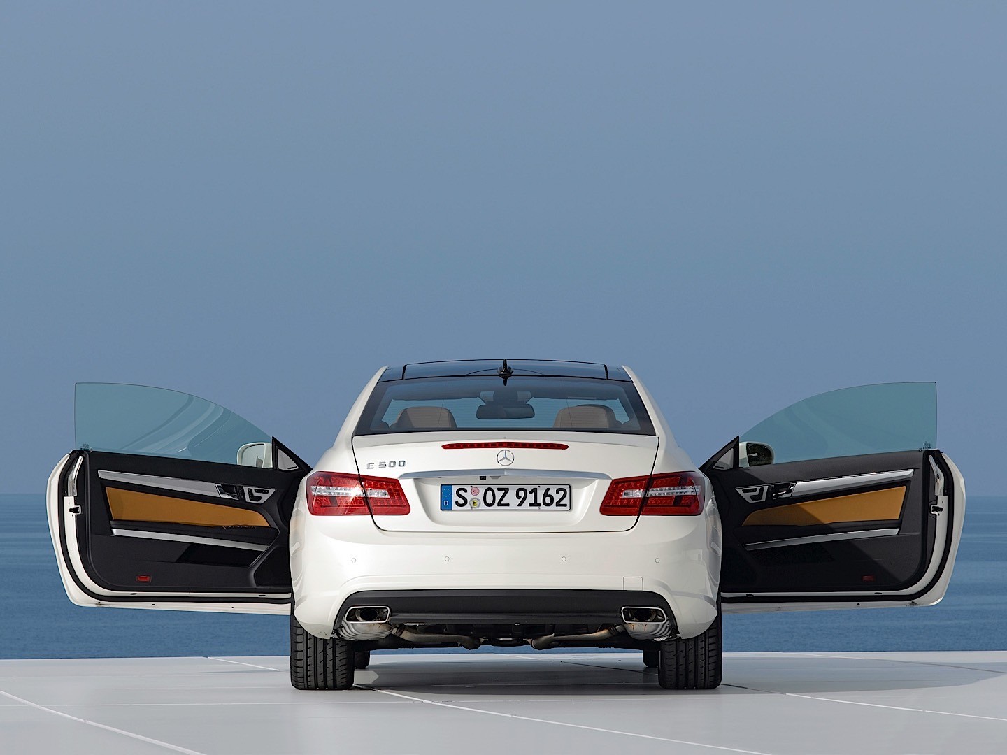 Mercedes Benz E-Klasse Coupe And Predecessors photo 36