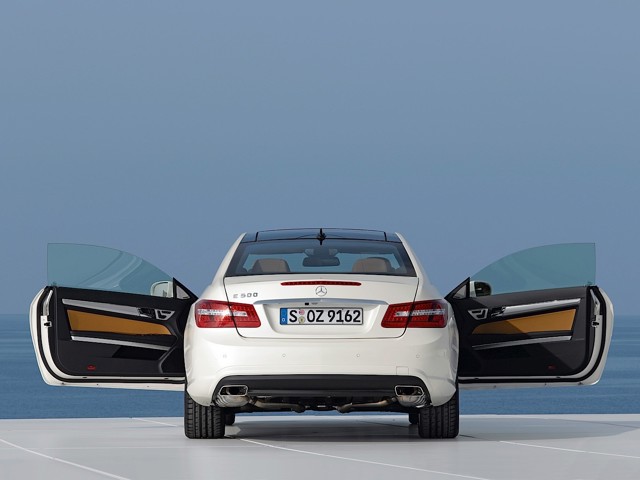 Mercedes Benz E-Klasse Coupe And Predecessors photo 36