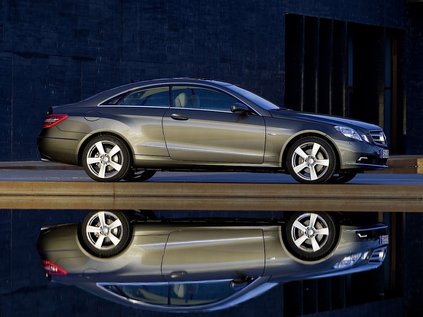 Mercedes Benz E-Klasse Coupe And Predecessors photo 41