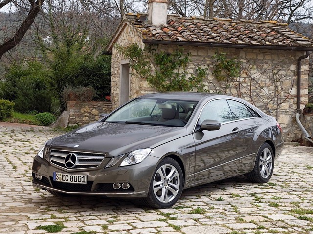 Mercedes Benz E-Klasse Coupe And Predecessors photo 42