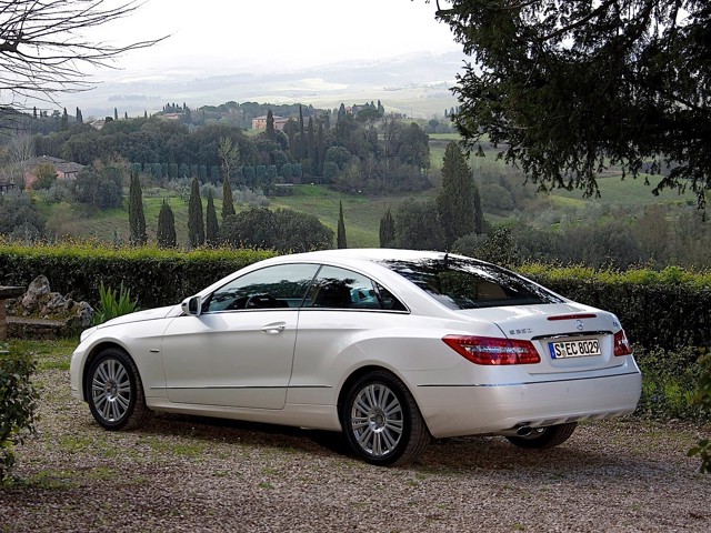 Mercedes Benz E-Klasse Coupe And Predecessors photo 58