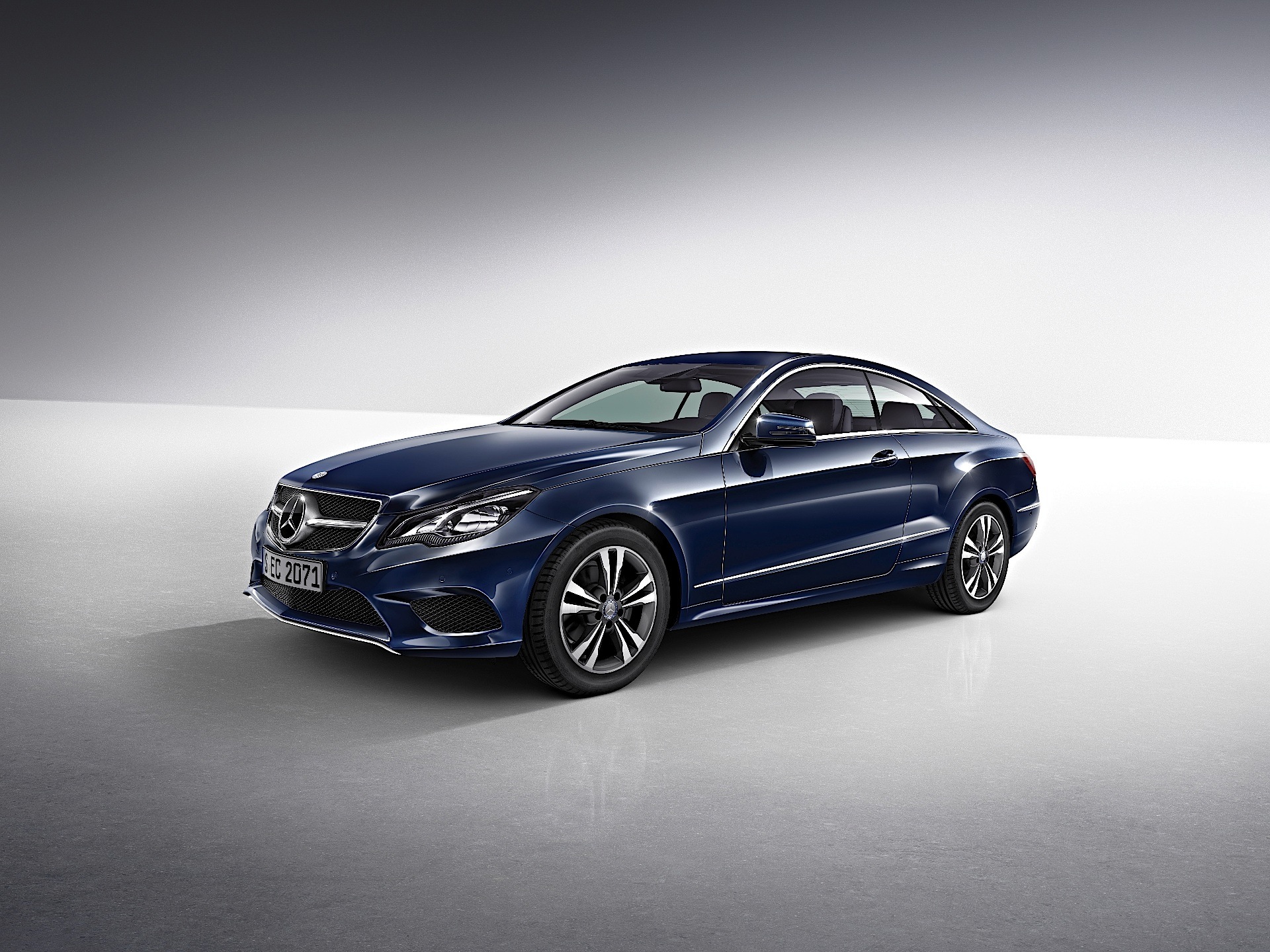 Mercedes Benz E-Klasse Coupe And Predecessors photo 27