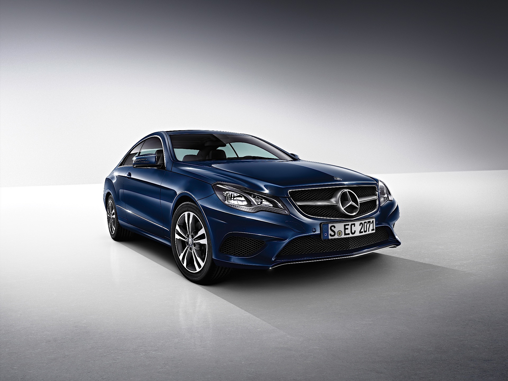 Mercedes Benz E-Klasse Coupe And Predecessors photo 28