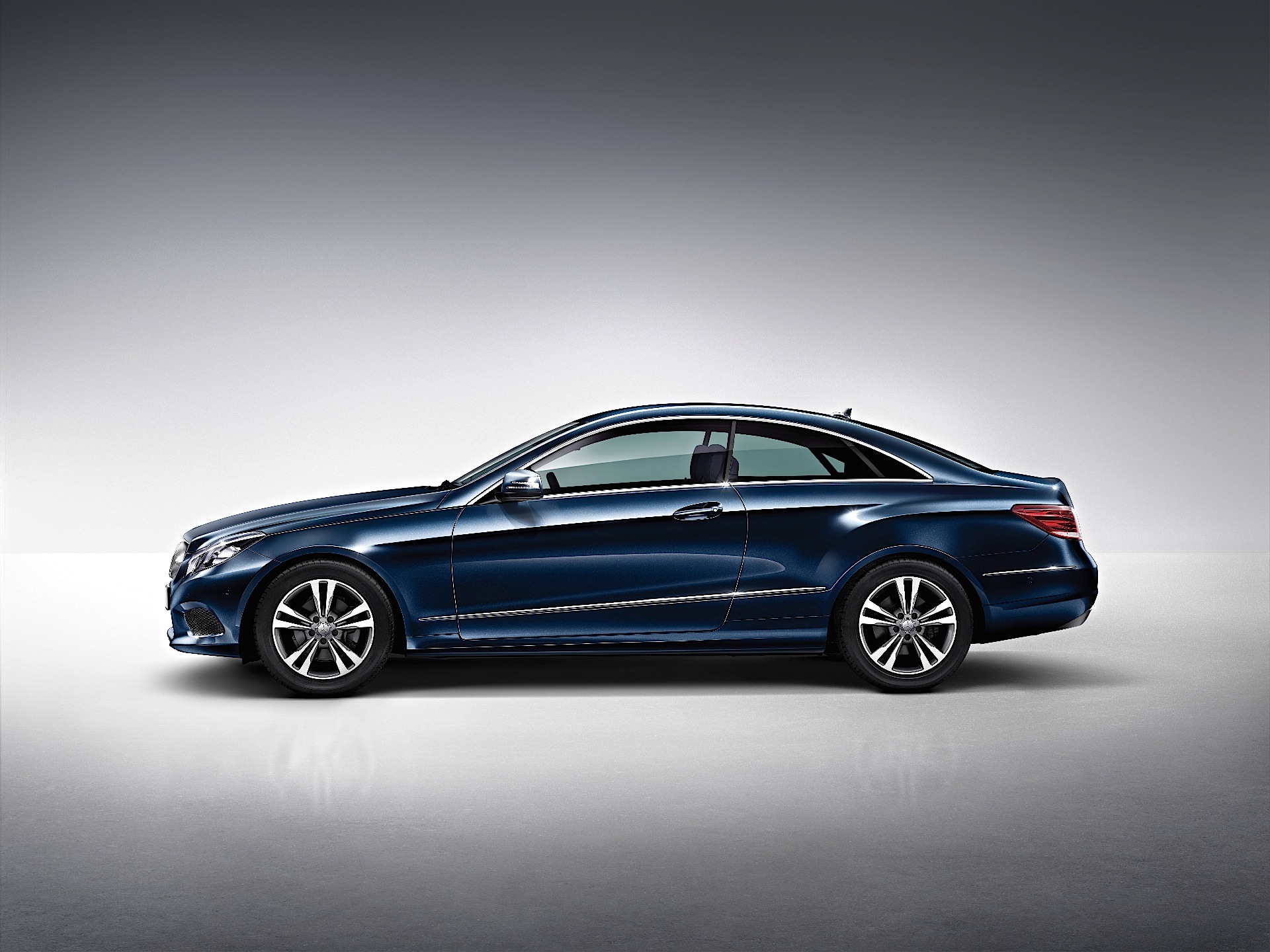 Mercedes Benz E-Klasse Coupe And Predecessors photo 31