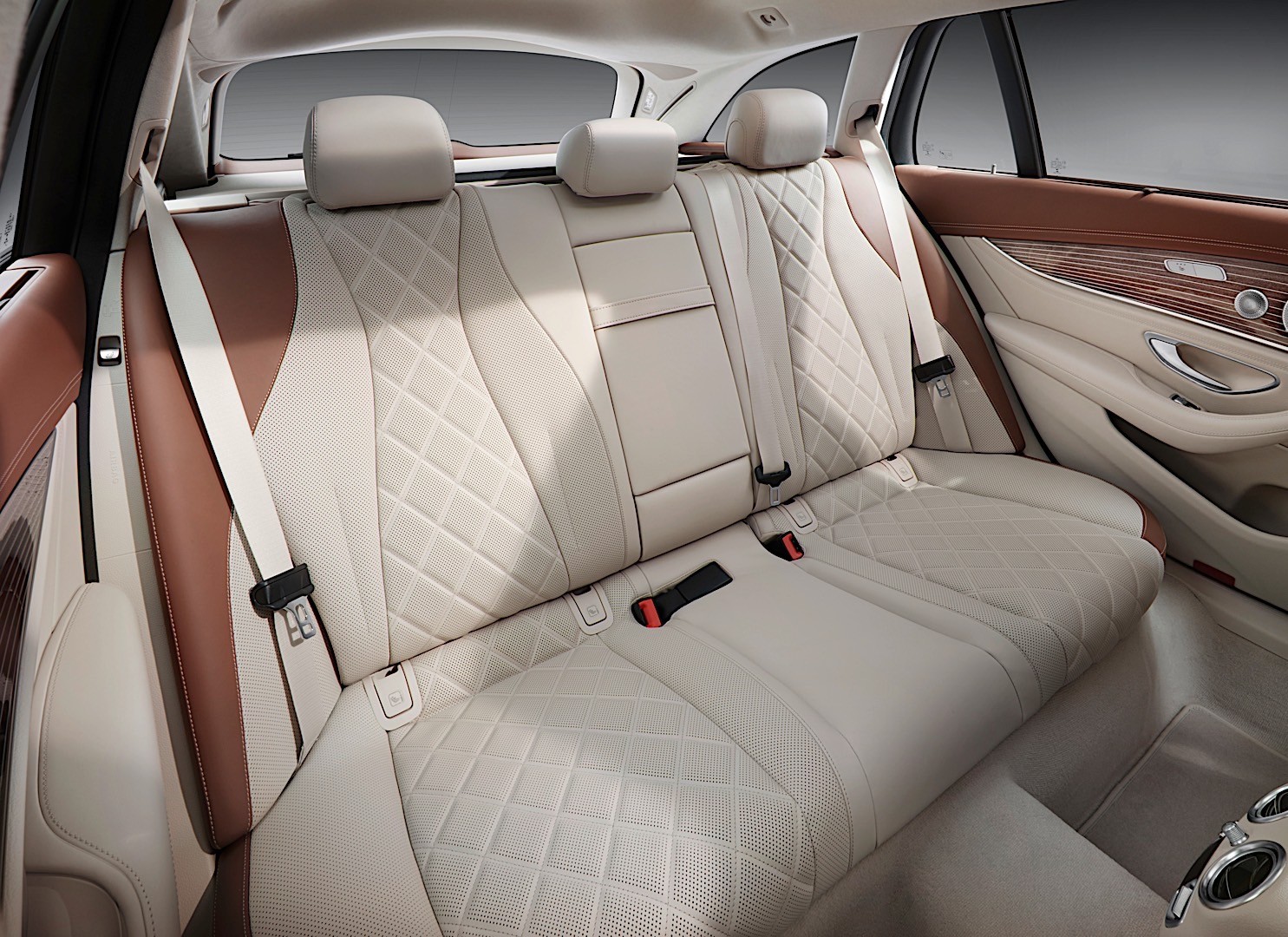 Mercedes Benz E-Klasse T-Modell photo 75